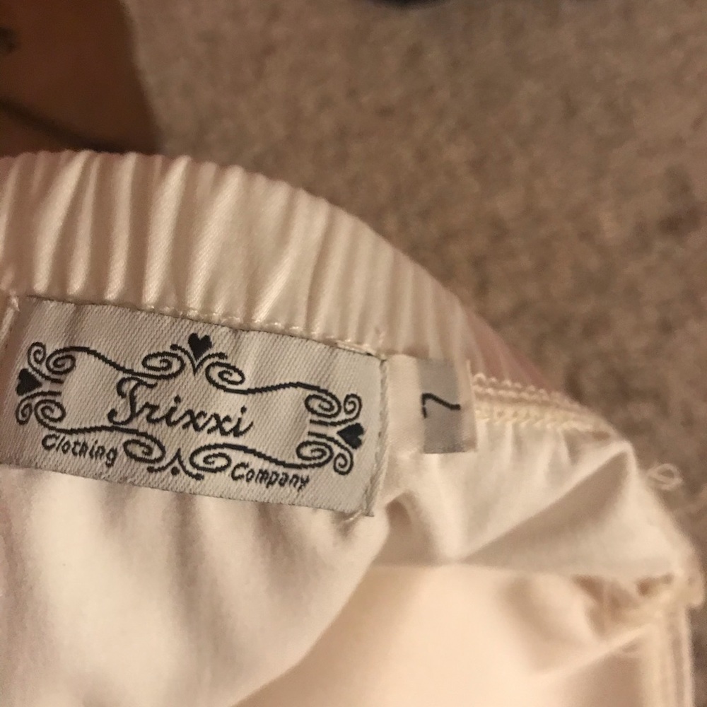 Dress - Picture 4 of 4